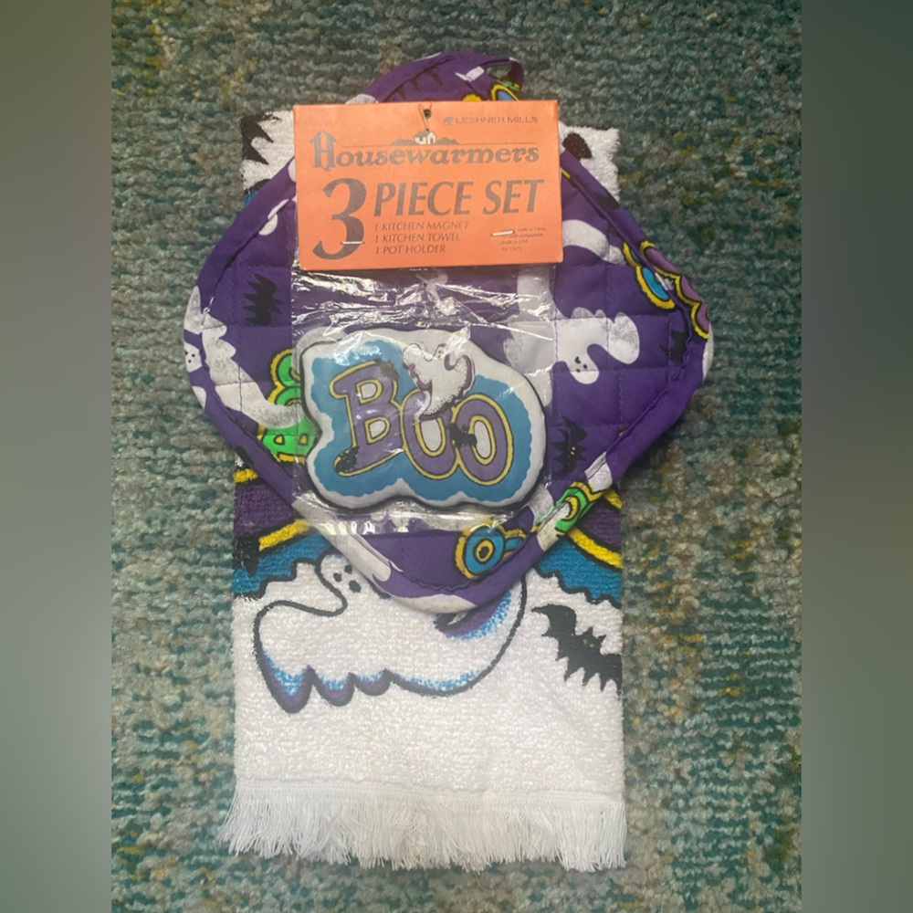 Vintage dead stock Housewarmers 3 piece kitchen towel magnet Halloween ghost set